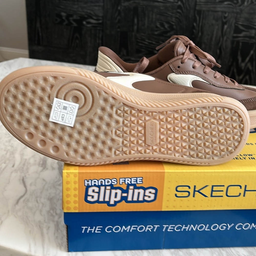 SKECHERS - Picture 4 of 5